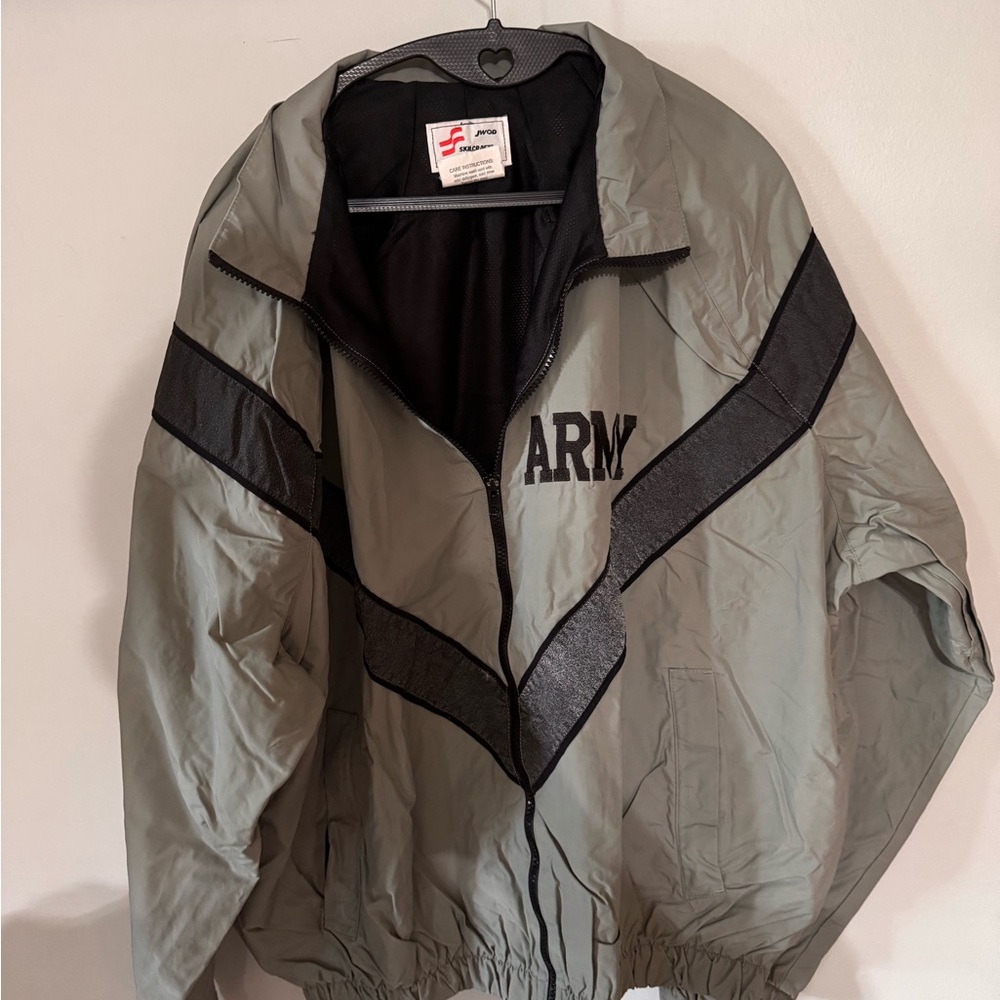 Stylish Men's Windbreaker in Gray and Black